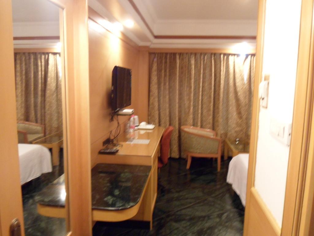 Hotel Kala Sagar Pimpri-Chinchwad Exterior foto