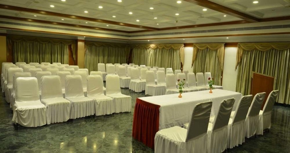 Hotel Kala Sagar Pimpri-Chinchwad Exterior foto